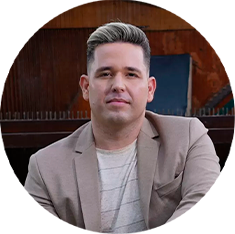 Pastor Lucas